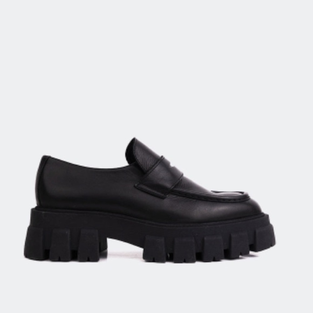 L’Intervalle Alberni Black Leather